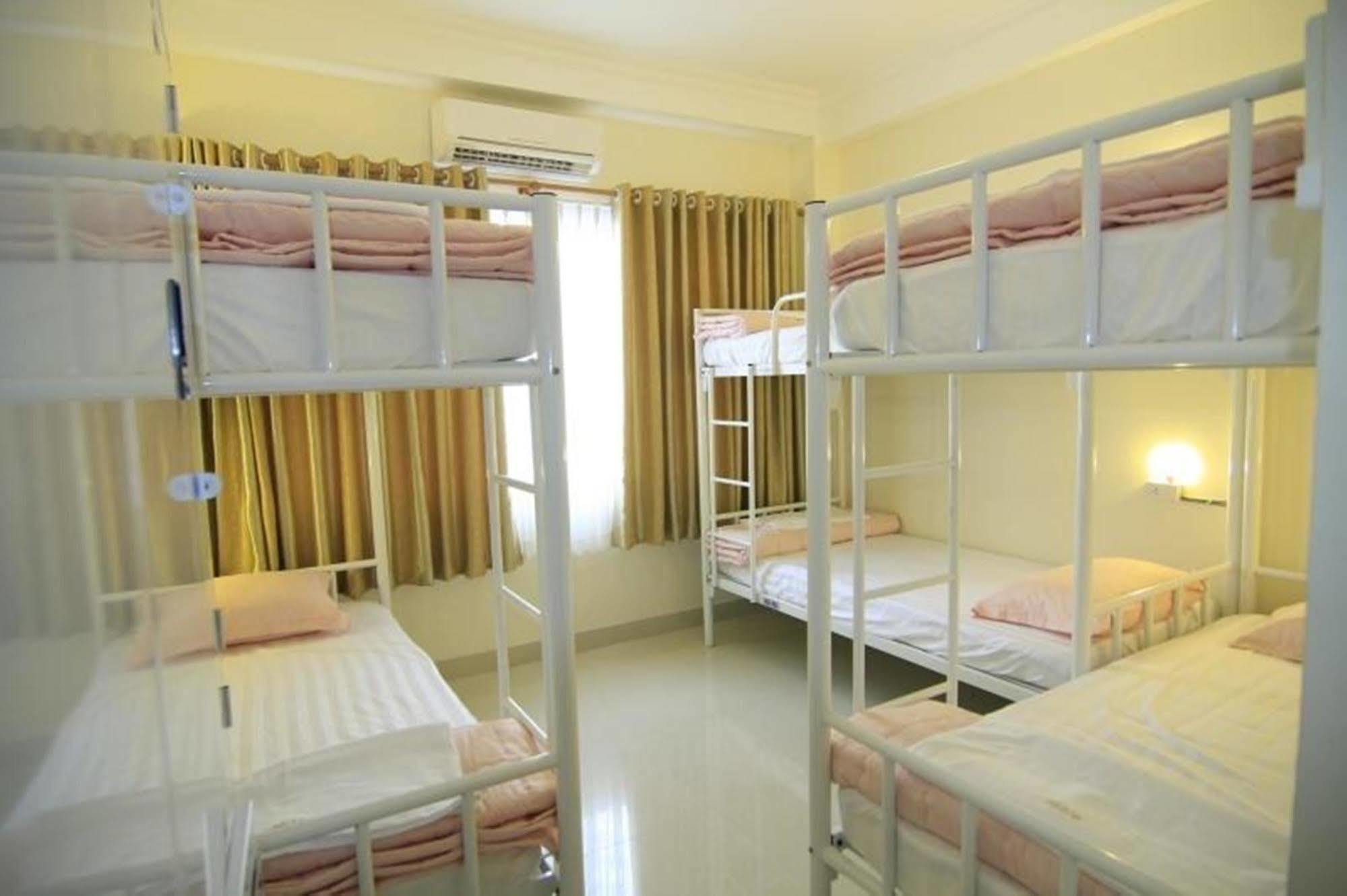 Phan Anh Hotel - Bui Vien Walking Street Хошимин Екстериор снимка